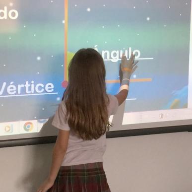 Emergya dona ordenadores al colegio Ruemy de Sevilla